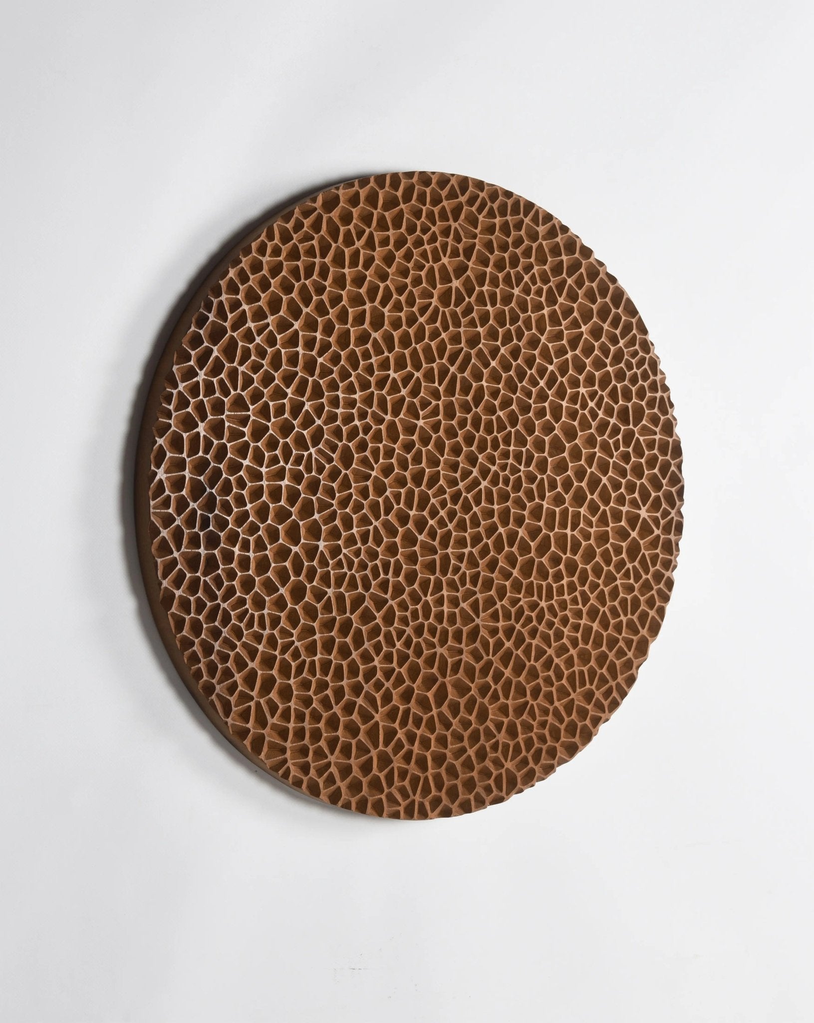 Holes iroko - Round Wood Wall Hanging